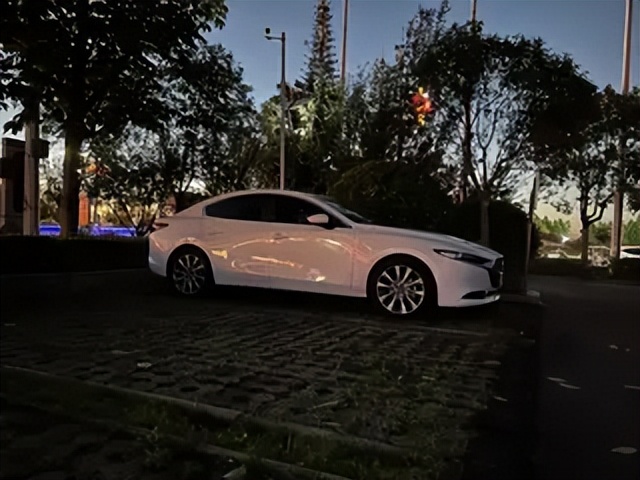 次世代马自达3昂克赛拉落地价,次世代马自达3昂克赛拉幻影银