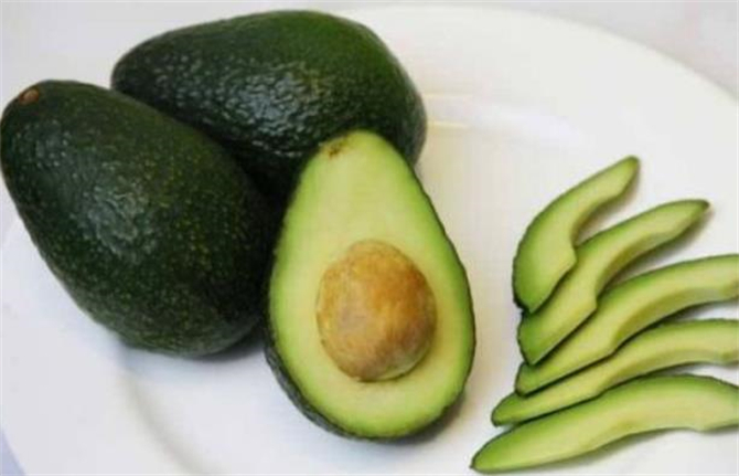 牛油果怎么挑选牛油果的最佳吃法,牛油果的最佳吃法怎么挑选牛油果