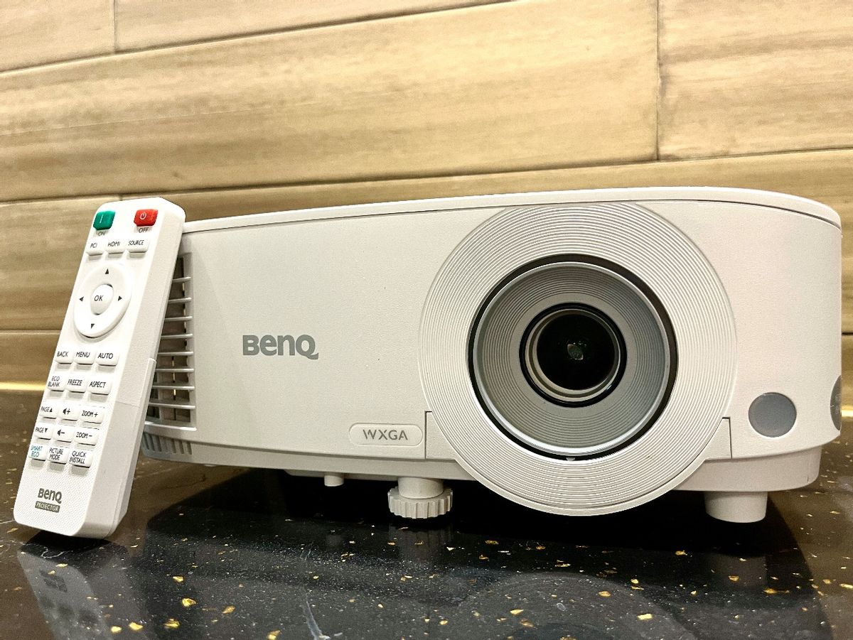 在家学习上课用投影仪,自己在家开培训班买哪款投影仪好