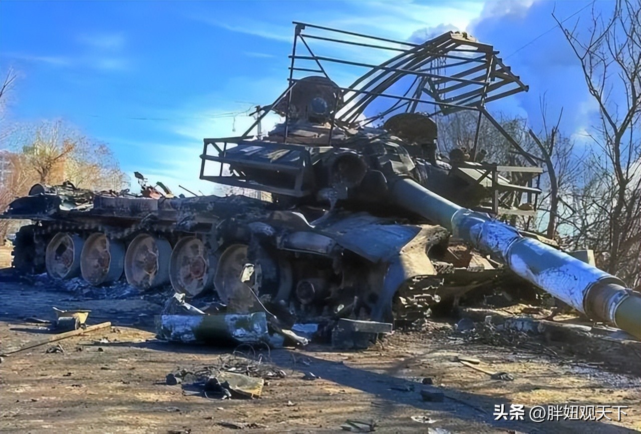 俄军坦克远程打击,俄军出动自爆装甲车对付乌军