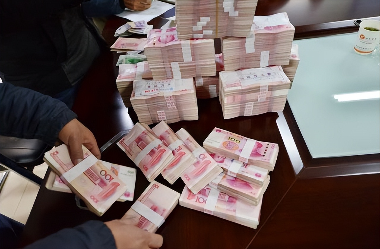 普通工薪阶层攒100万需要多久,普通人究竟需要多久才能攒够100万