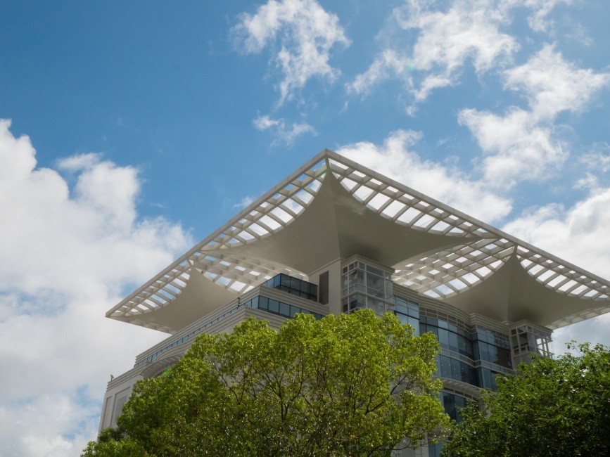 支持30倍光学变焦的便宜相机,支持0.5变焦广角拍摄视频的手机