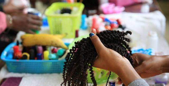 非洲人的辫子是怎么来的？网友：心中未解之谜终于解开了