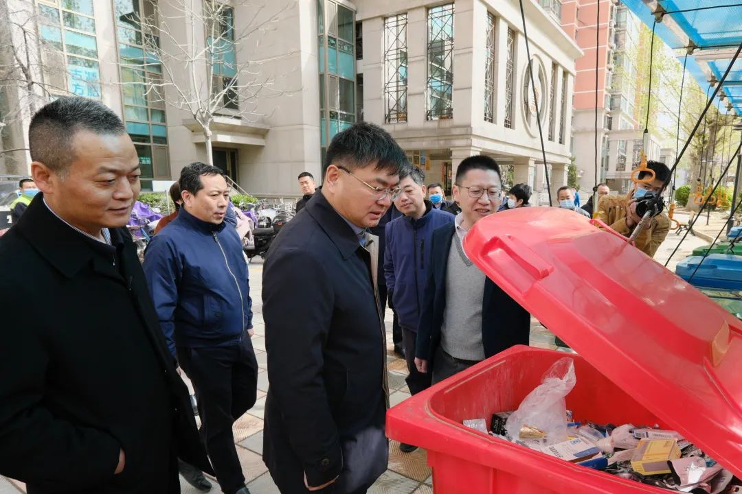 领导到基层检查文明城区创建工作,县领导集中督导文明城市创建工作