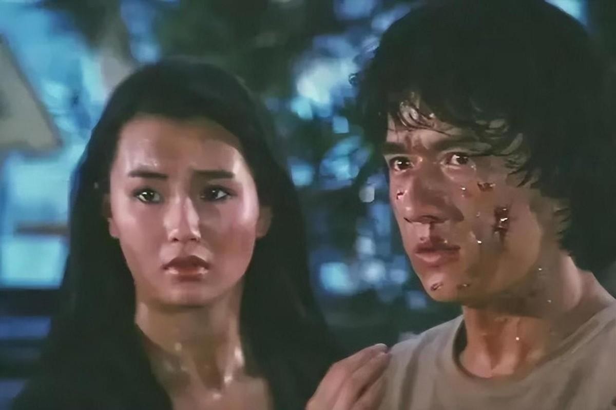 事实证明，独居贫民区、不婚无子的张曼玉，已经走上了另一条大路