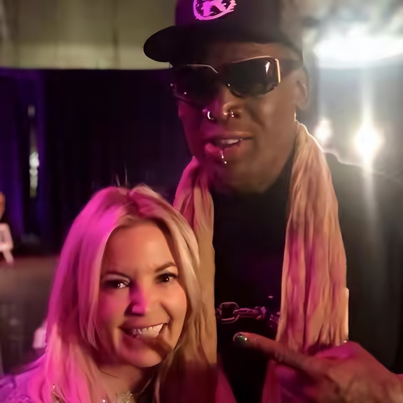 湖人老板珍妮巴斯择偶标准,珍妮巴斯公布恋情