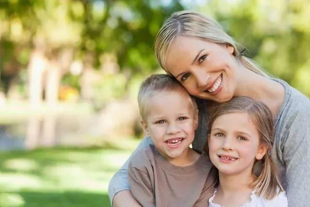 真•特警！特事特办，靠游戏解救欲跳楼少年