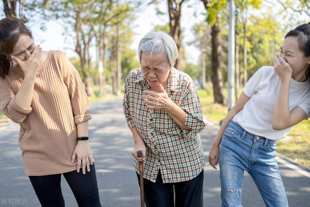 40多岁身上有老人味是什么原因,中年男人身上为什么有一股老人味