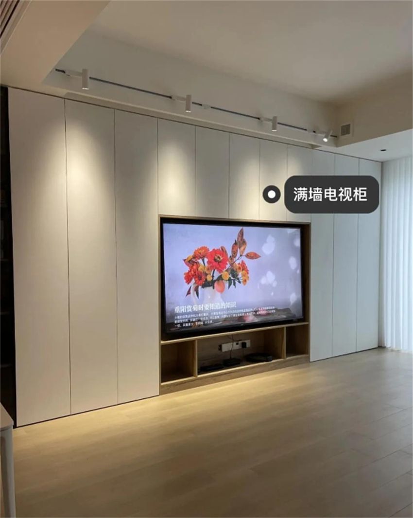 近几年客厅都流行这样装了,不做传统客厅现在都流行这样装