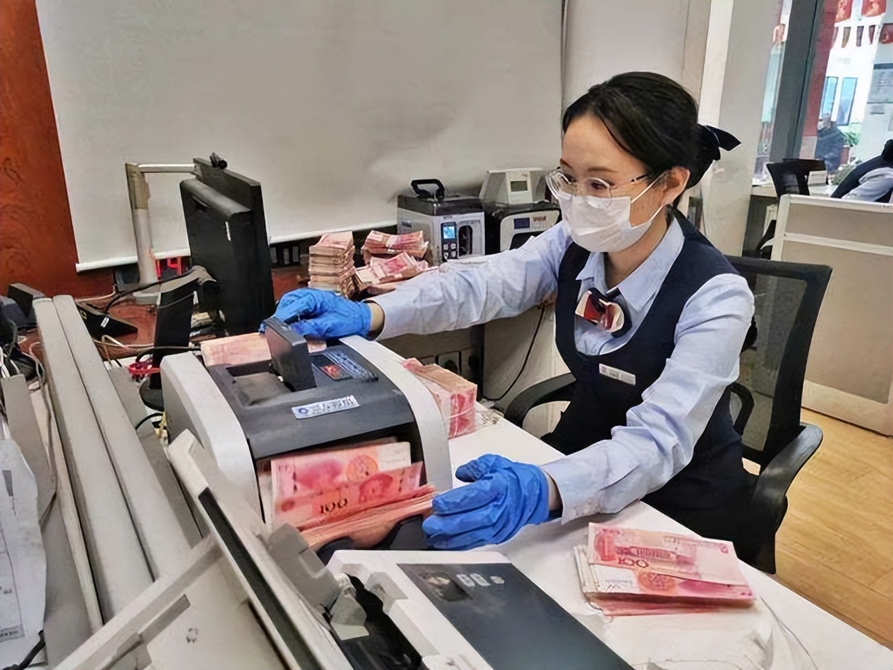 银行存款利率下降之前存的会降吗,银行存款利率4.2%存期1年靠谱吗