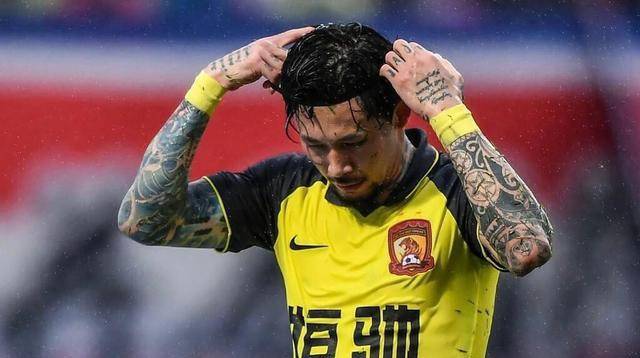 恒大停薪门的原因,恒大公布队内限薪令新闻