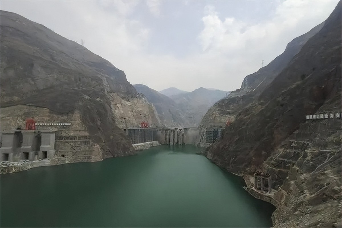 乌东德水电站创造的世界之最,中国第四大水电站乌东德投产发电
