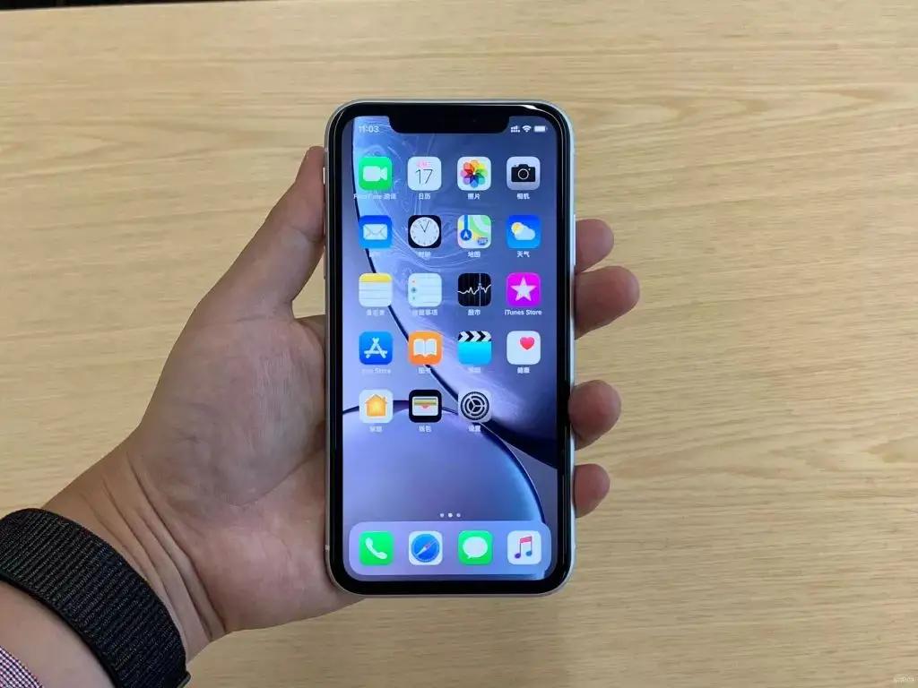 用了3年的xr,realmegt2大师版探索版和iphonexr