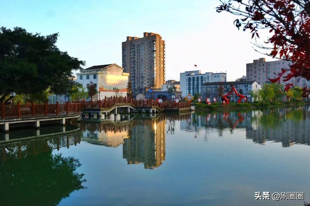 四单元作文推荐一个好地方,推荐一个好地方作文四年级顺序