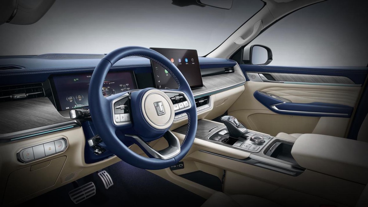 坦克500vs路虎卫士120,坦克500拔河路虎卫士