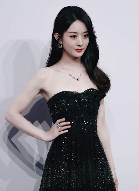 不同领型搭配衣服,如何看懂服装颜色搭配图