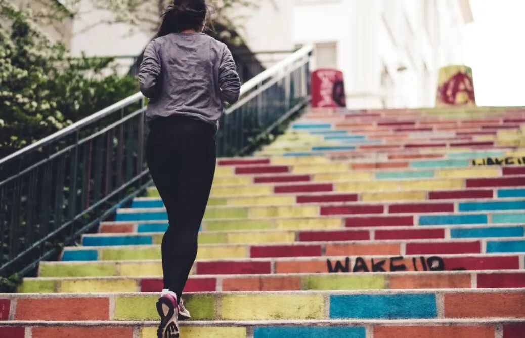 跑步心率达到170-180减脂,跑步减肥的4个小技巧视频