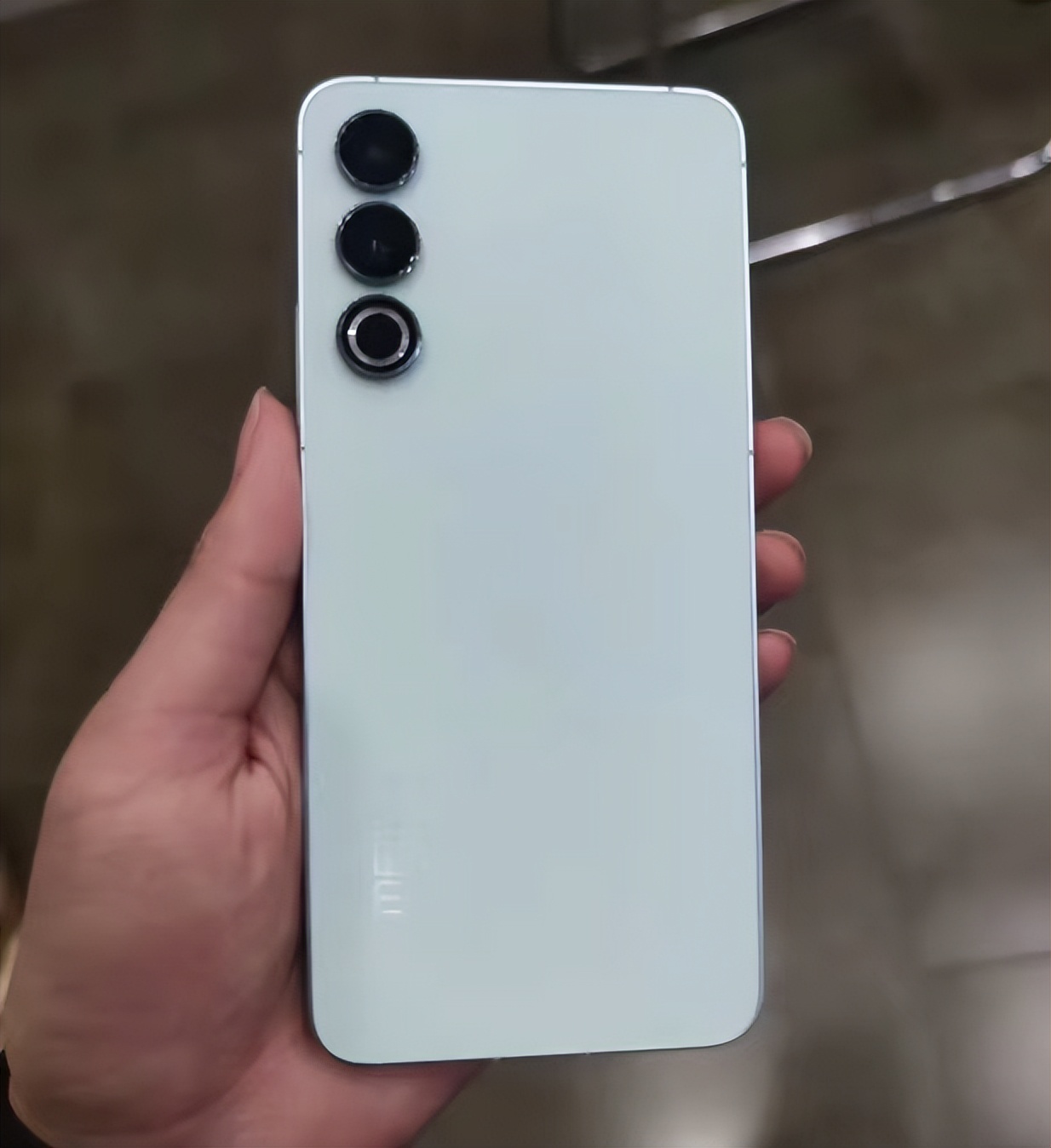 笔记本电脑一直充电还是拔电源好,笔记本电脑充电需要关闭电源吗