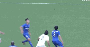 当年喊退钱的球迷,还记得曾经采访翻车的足球记者吗