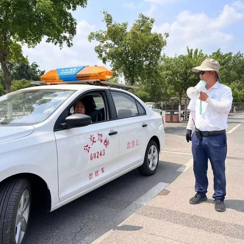 北京公交驾校考试全课程,北京公交驾校课程