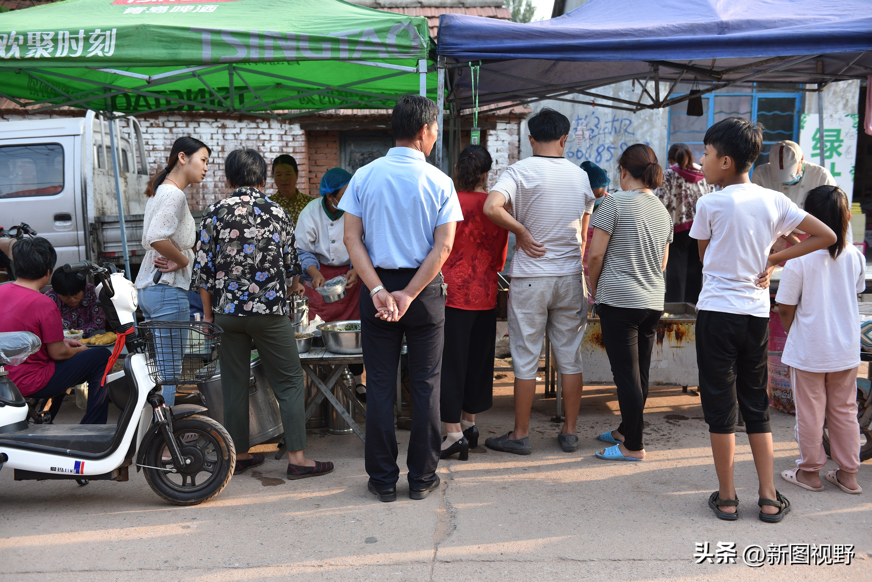 夫妻炸油条馓子，凭一把铁锤破译财富密码，打拼14年实现财务自由