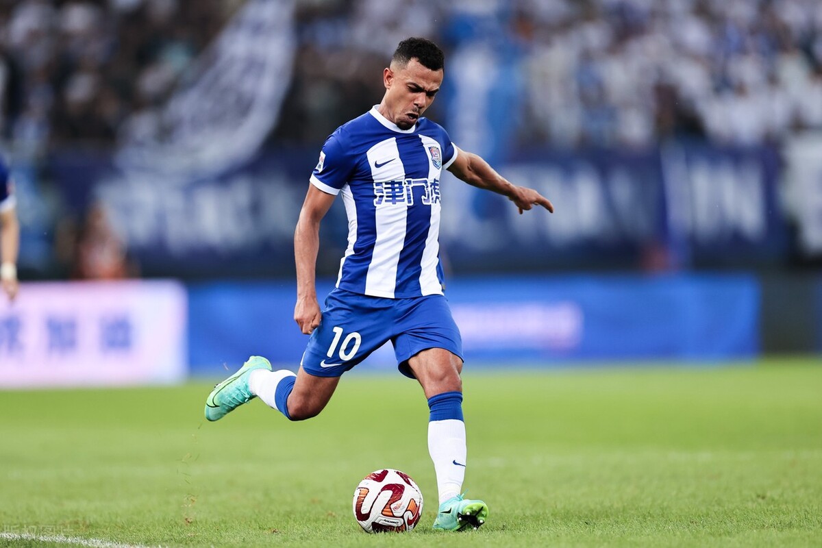 于根伟津门球衣,于根伟最喜欢的球鞋