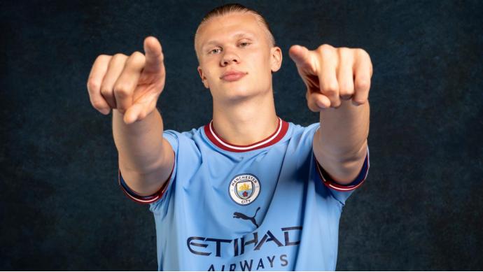 哈兰德连续三个主场上演帽子戏法,哈兰德这个赛季进了几个头球