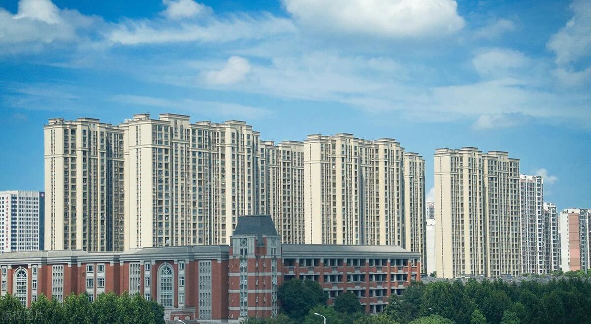 卖掉深圳房子拿着1500万回老家,卖掉深圳房490万回家乡