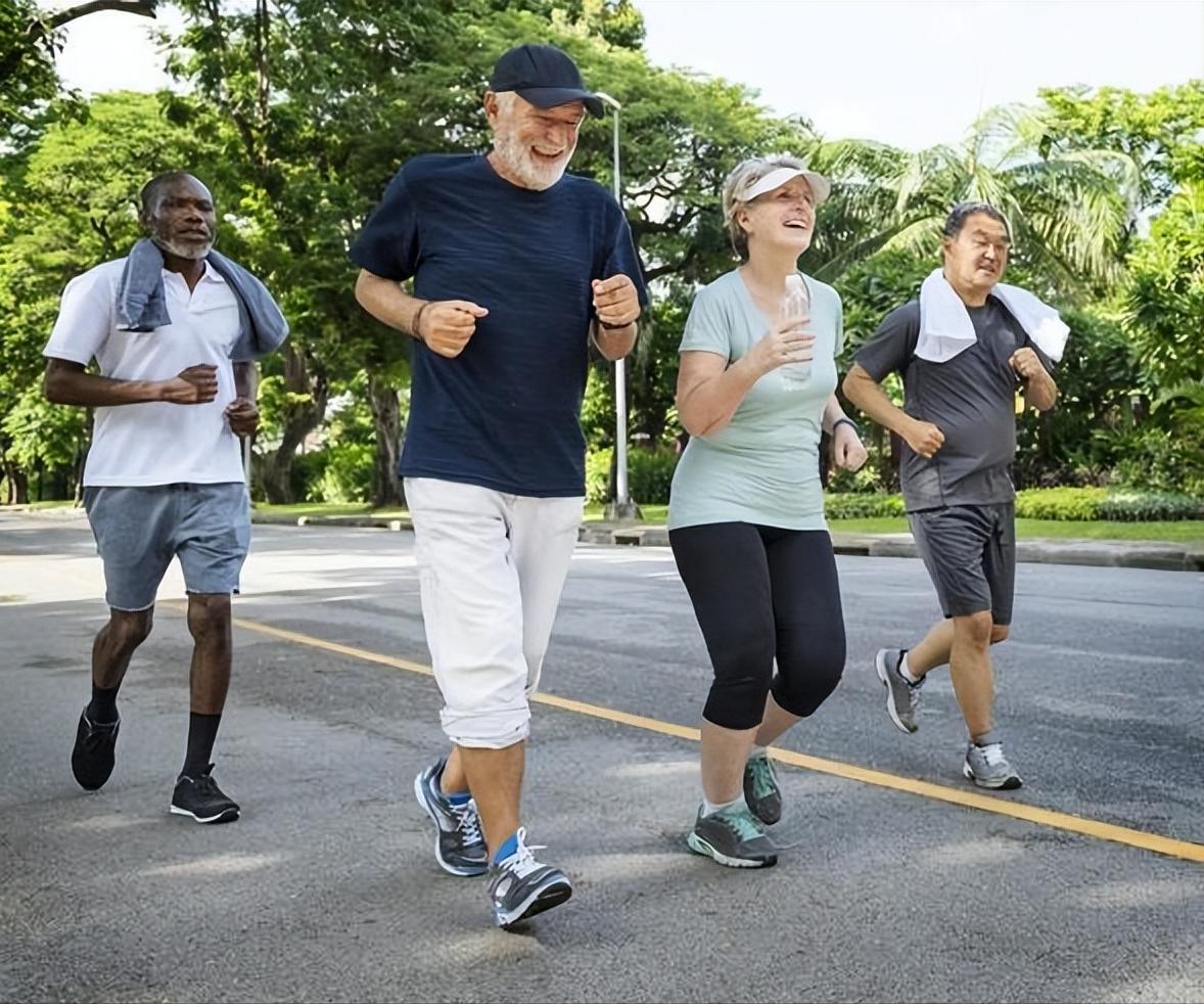 医生叮嘱家属注意事项,老人日常生活护理注意事项
