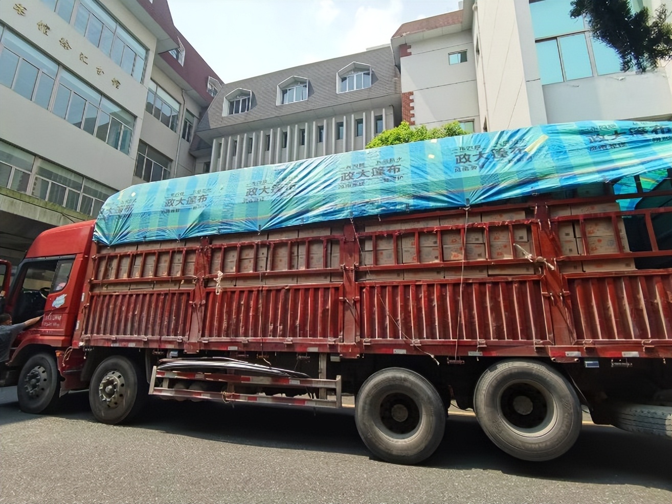 纸尿裤告急？起送份数高成不了团？全区团购走起！