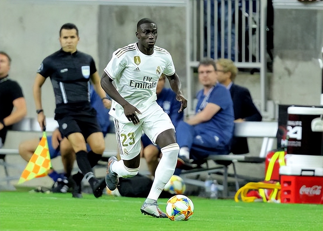 吕迪格皇马受伤,曝吕迪格左大腿受伤并不严重