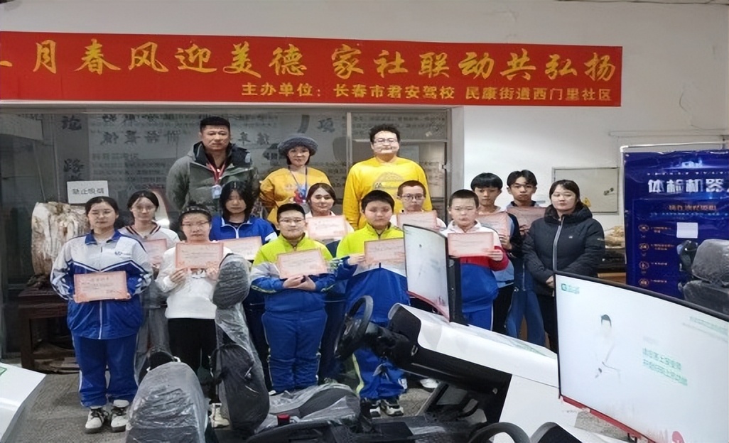 三月春风暖人心雷锋精神永传承,三月春风暖人心雷锋精神代代相传