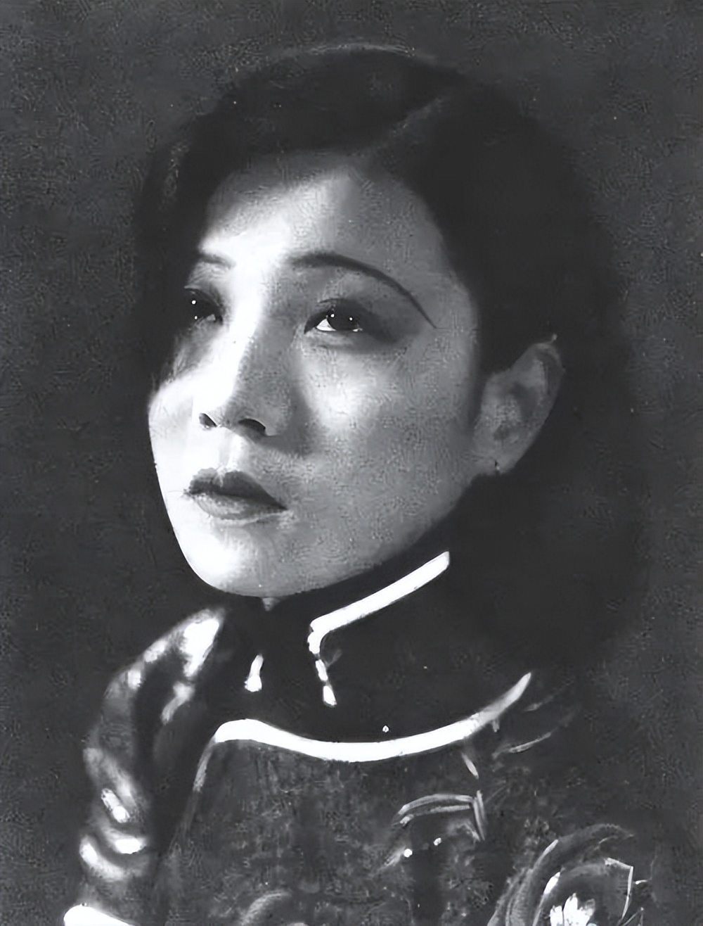 阮玲玉自尽后唐季珊做了什么,阮玲玉自尽之谜完整版