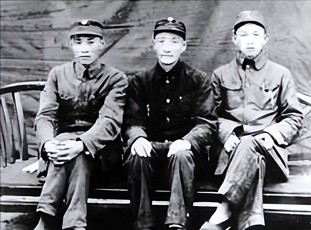 张灵甫：抗战时期的多面将领、黄埔军校第四期