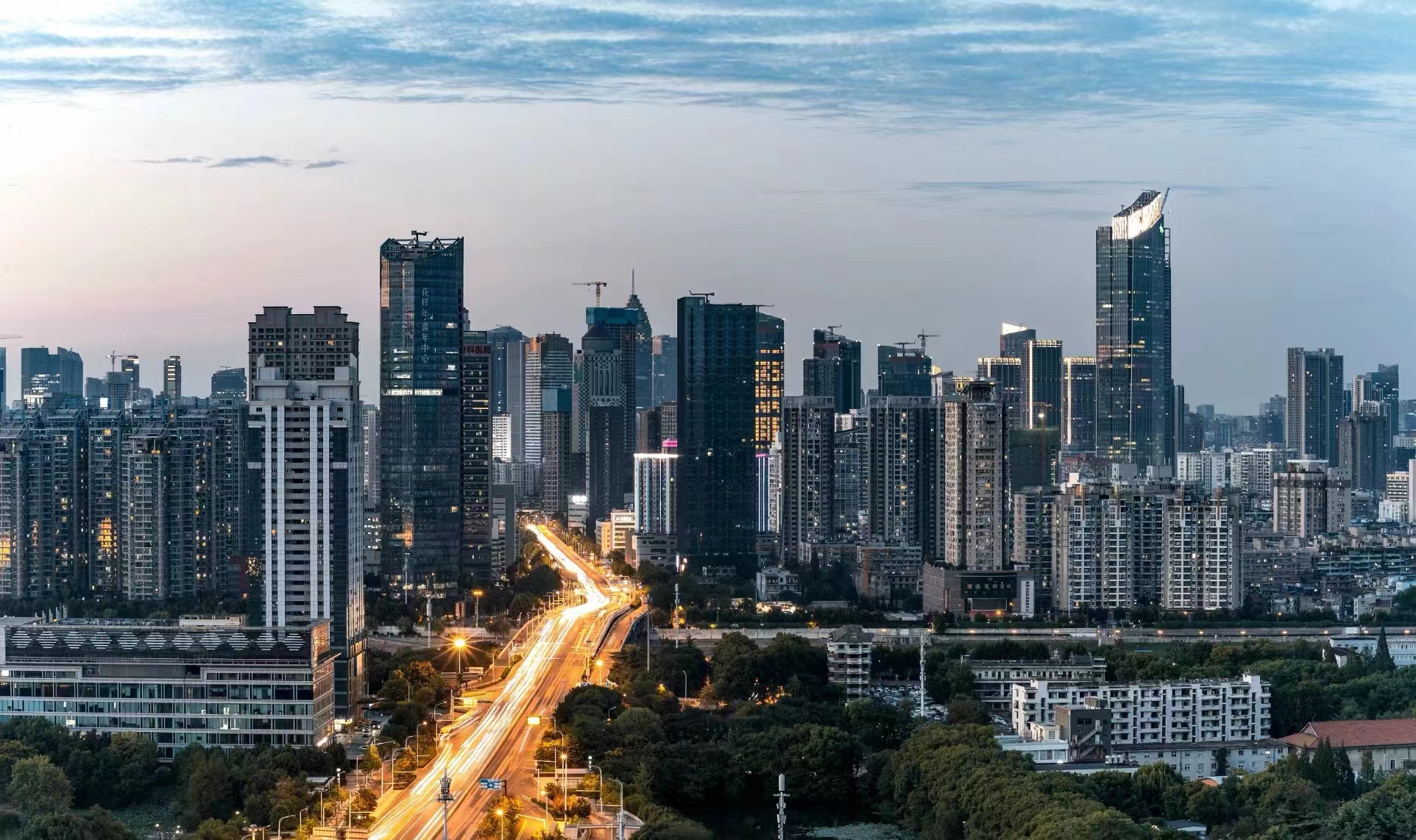 合肥城建水平与一线城市差距大，不如长沙郑州，对标武汉还很遥远