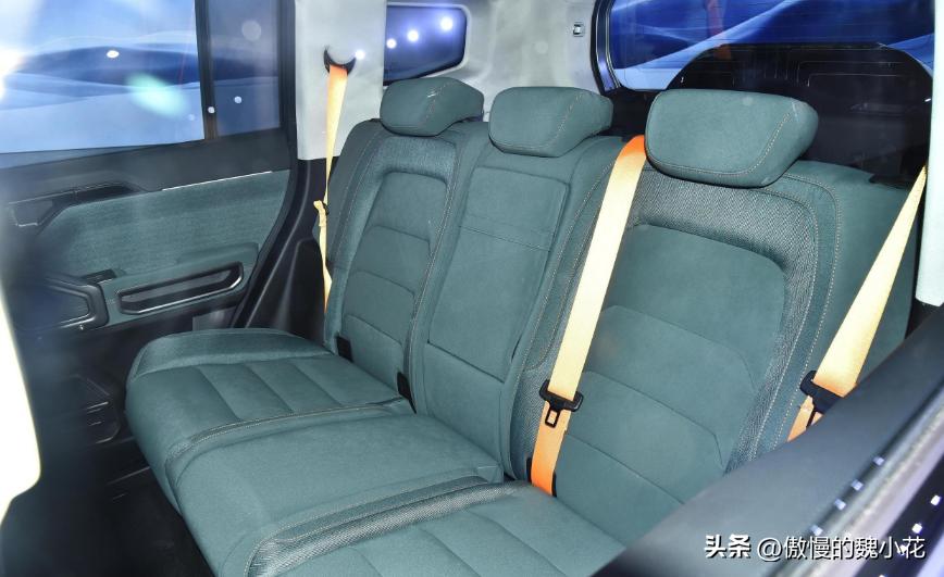 捷途旅行者7座黑武士版实车,国产路虎卫士捷途旅行者