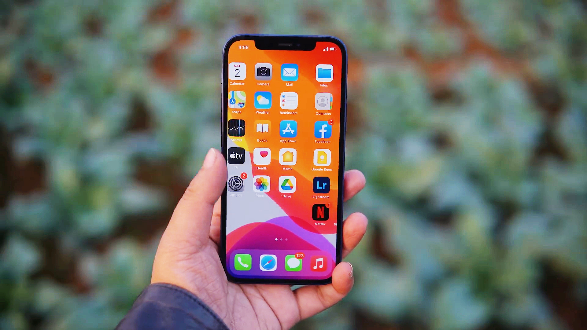 苹果5g手机降价清仓最低2599元,苹果首款5g手机价格大跳水