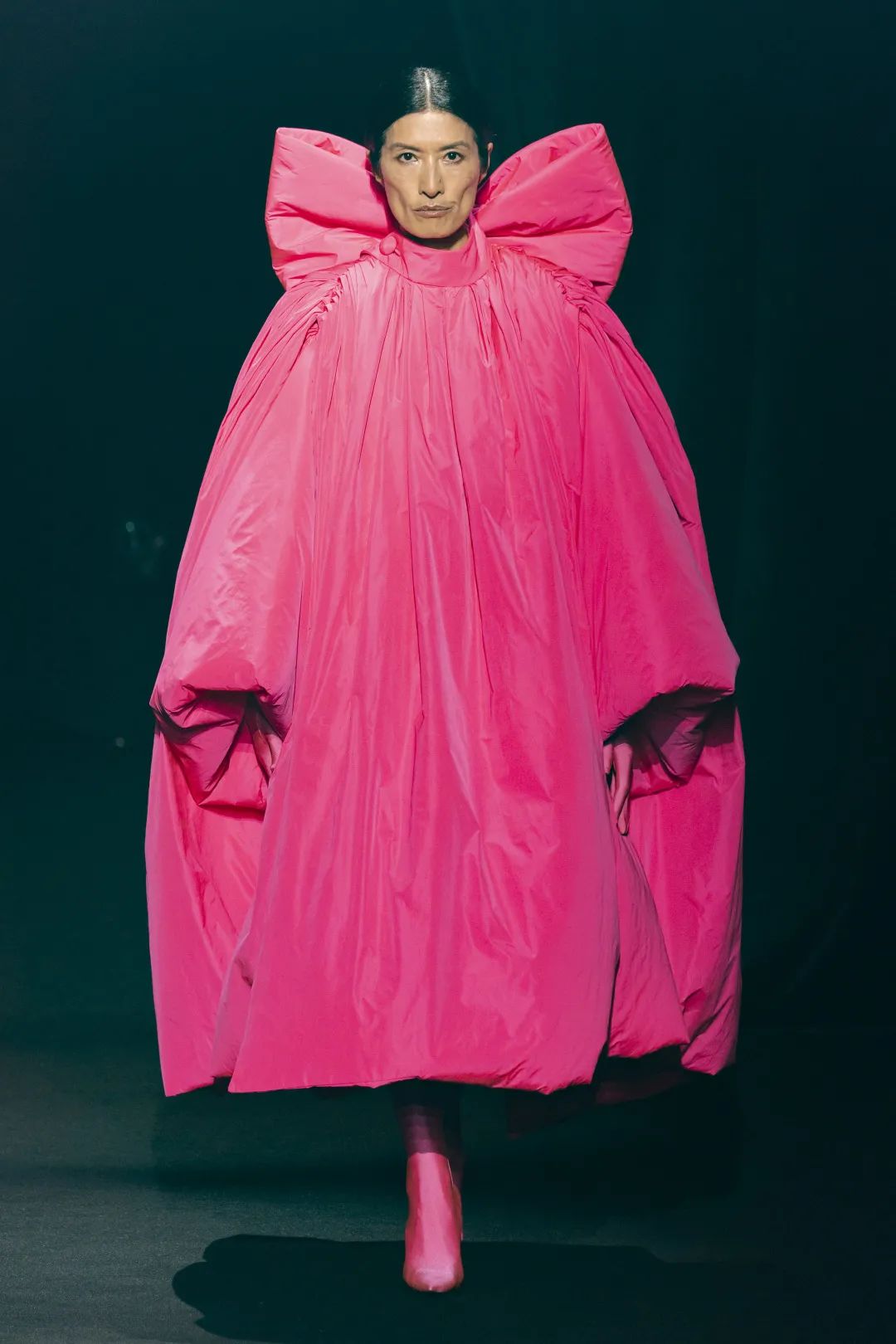 春天穿粉色到底有多好看呢,这个冬季穿粉色会让你惊艳动人