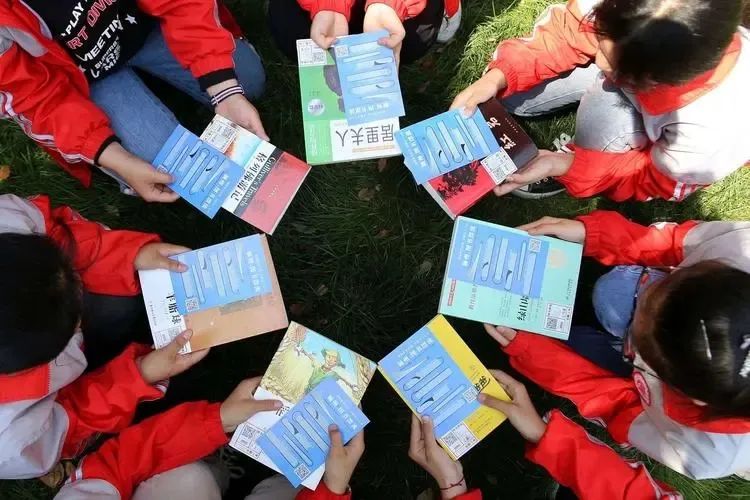 如何打造班级图书角,如何打造书香班级指导学生阅读