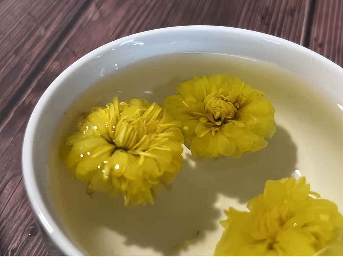 夏天多喝菊花茶排毒,夏天喝菊花茶降火么