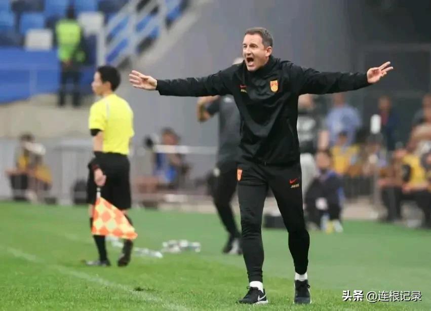 中国足球双冠王总共几次,两连冠球队