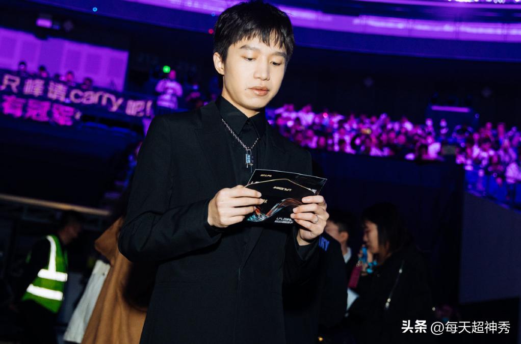 LPL夏季赛WBG击败UP,lpl夏季赛wbg选的什么阵容