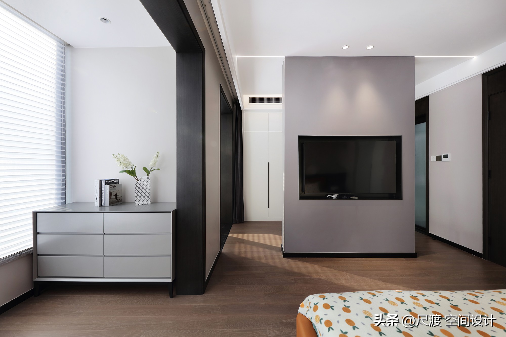 经典的黑白灰风格,高级耐看的极简黑白灰