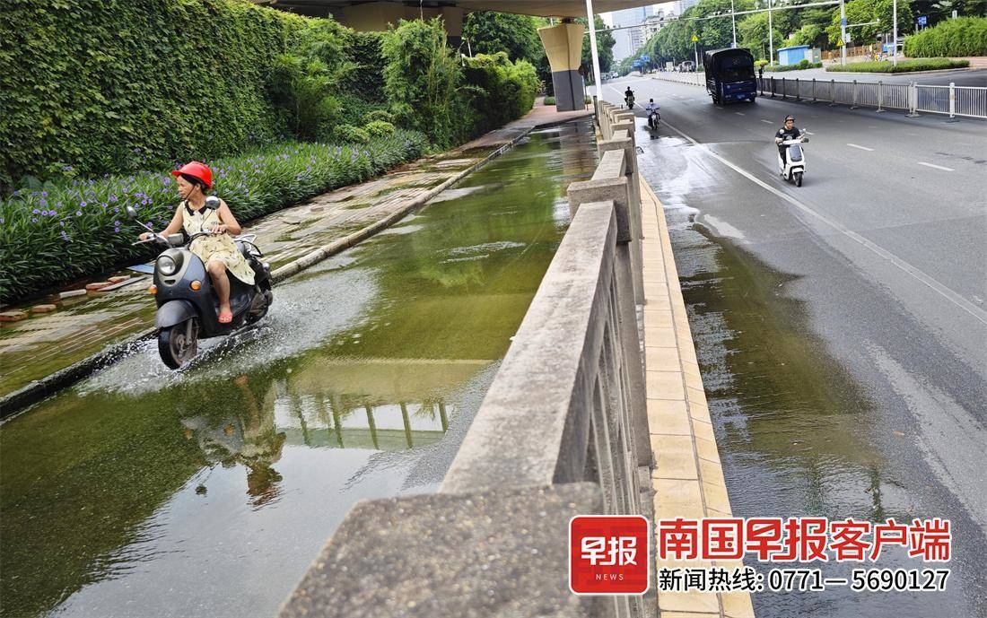 广西出现神秘泉水,广西南宁地下冒水视频