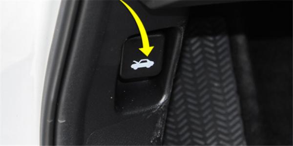 冬天汽车加玻璃水的正确方法,生活小妙招汽车玻璃水怎么加