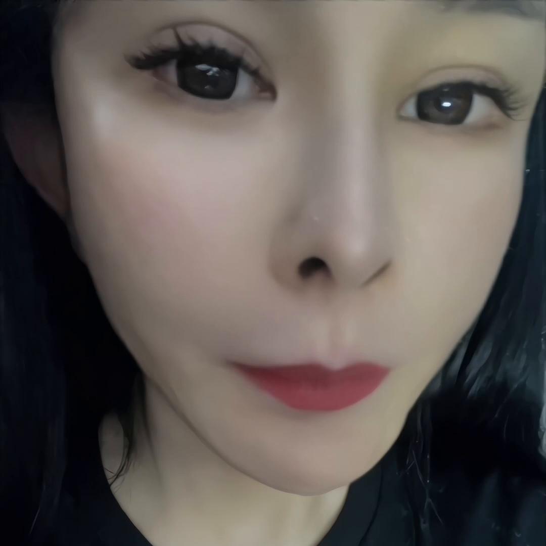 用了抗衰护肤品冒痘,抗衰老护肤品用了长痘痘