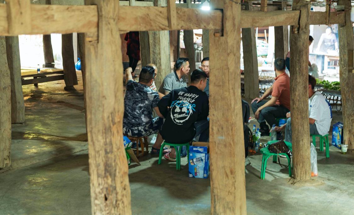 骂版纳是因为你没走出告庄玩版纳跟着小姐姐们走你才晓得味道