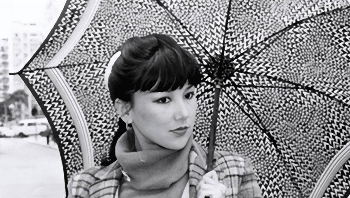 守30年活寡，花心丈夫带小三回家不敢反抗，邵音音的爱太卑微了