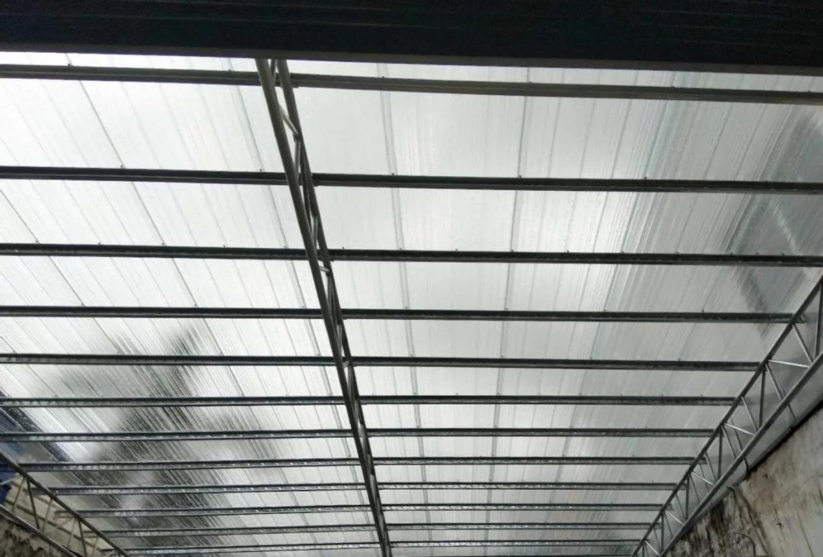 做阳光房玻璃好还是PC耐力板好,阳光房屋顶是玻璃好还是耐力板好