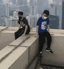 大哥怕是不行了,背是上午踩的,人是下午走的,席是中午吃的